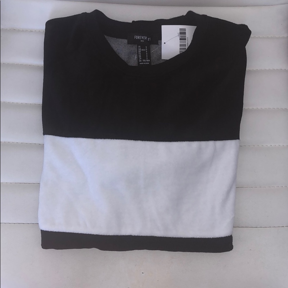Black and White Striped T-Shirt [Small]